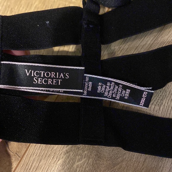 NWOT Victoria Secret strappy lingerie set - Picture 7 of 10